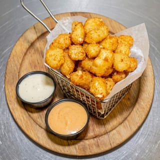 Fried White Cheddar Cheese Curds